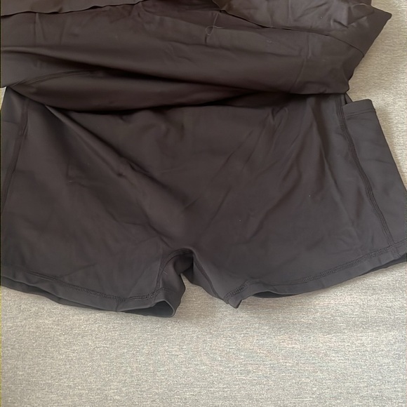 Halara 3-Layered Ruffle tiered tennis/golf skirt with shorts black size large - Picture 5 of 5